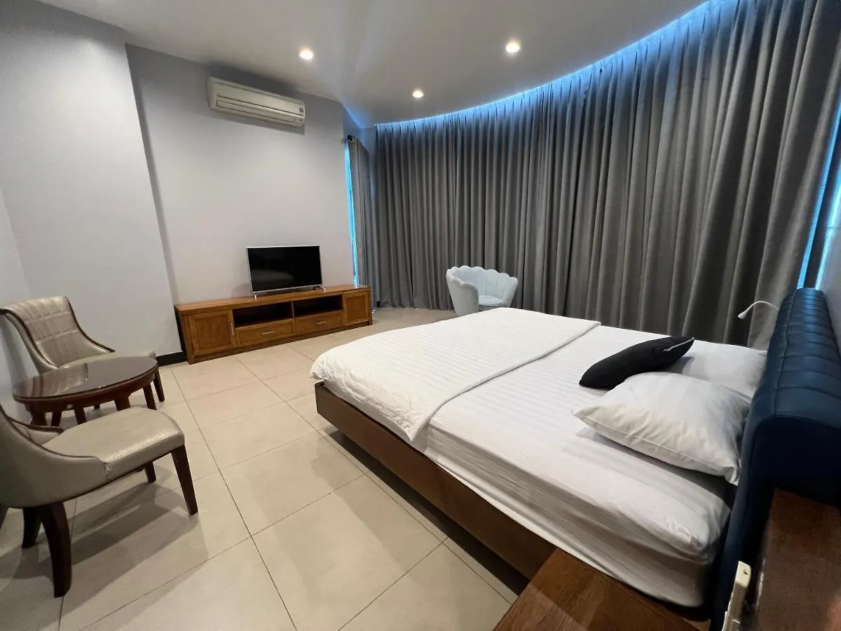 Nancy Strip Imperial Villa 4 Vung Tau