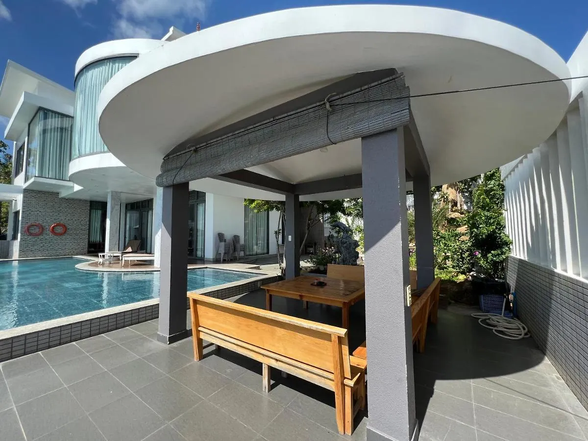 Nancy Strip Imperial Villa 4 Vung Tau Vietnam
