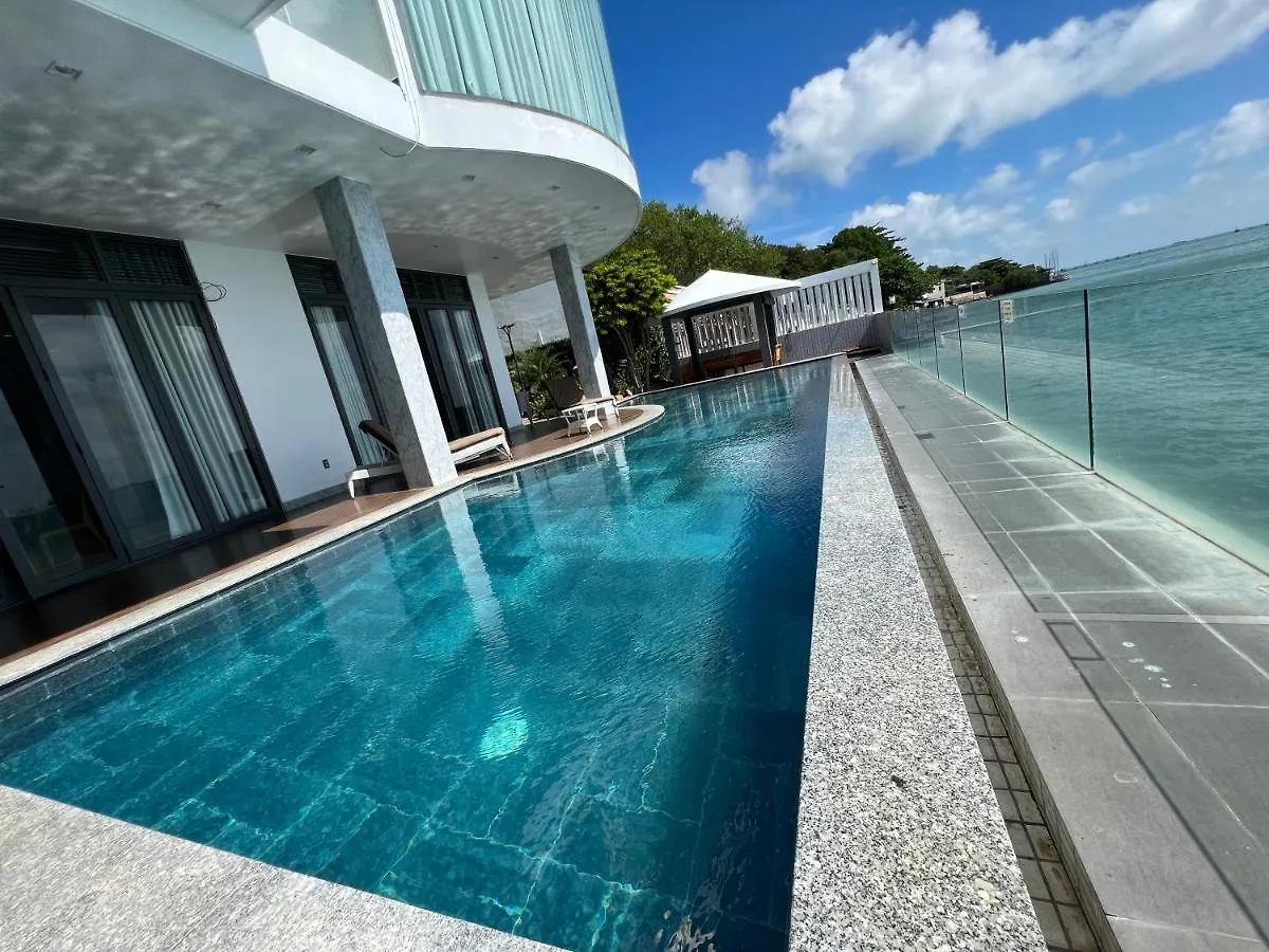 Nancy Strip Imperial Villa 4 Vung Tau