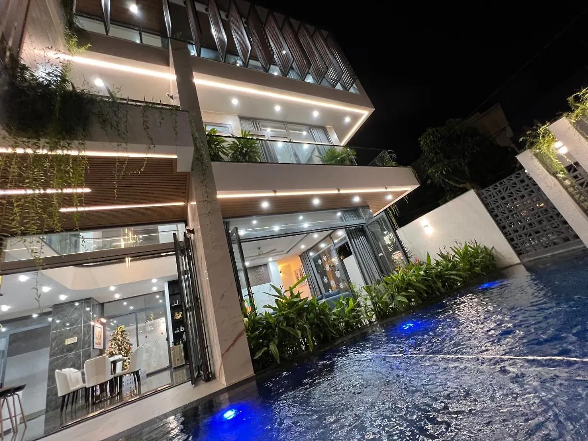 Nancy Strip Imperial Villa 4 Vung Tau