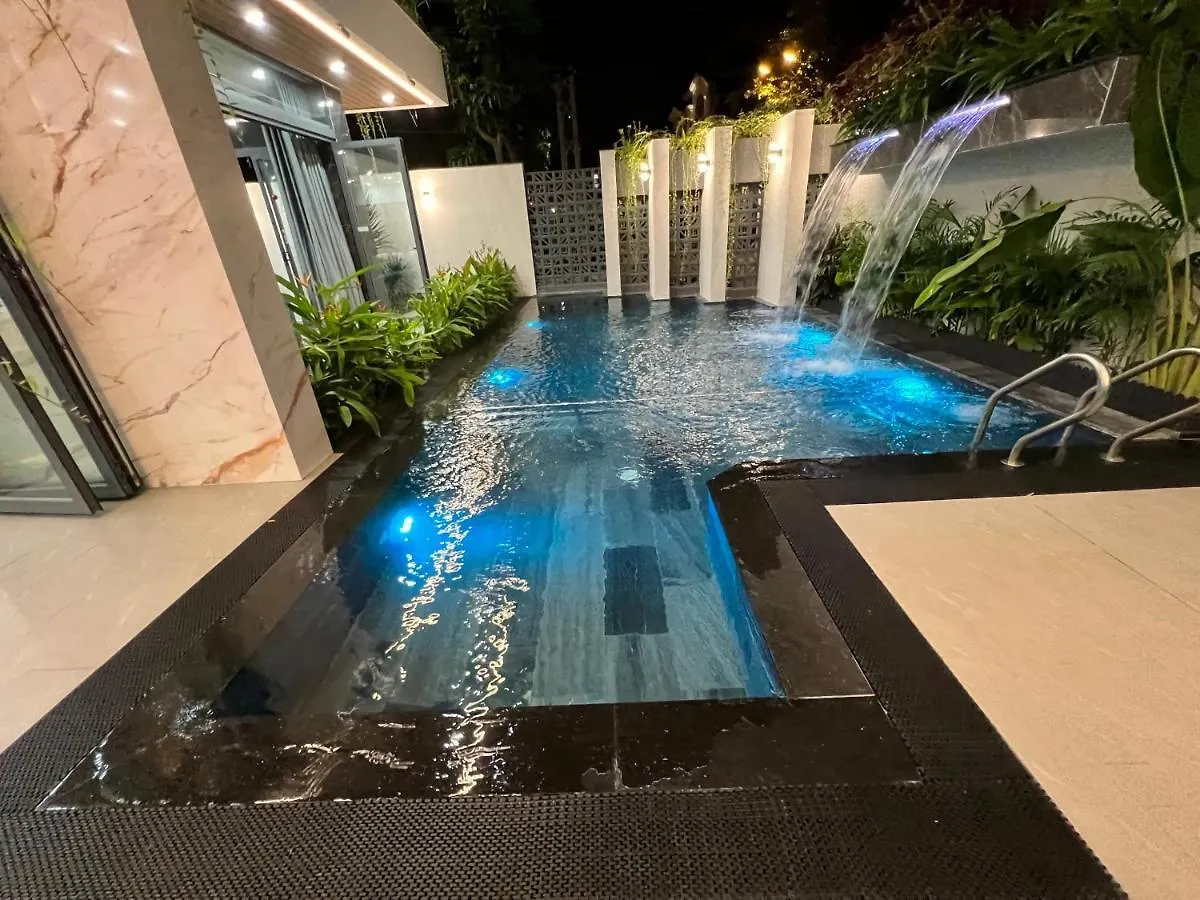 Nancy Strip Imperial Villa 4 Vung Tau
